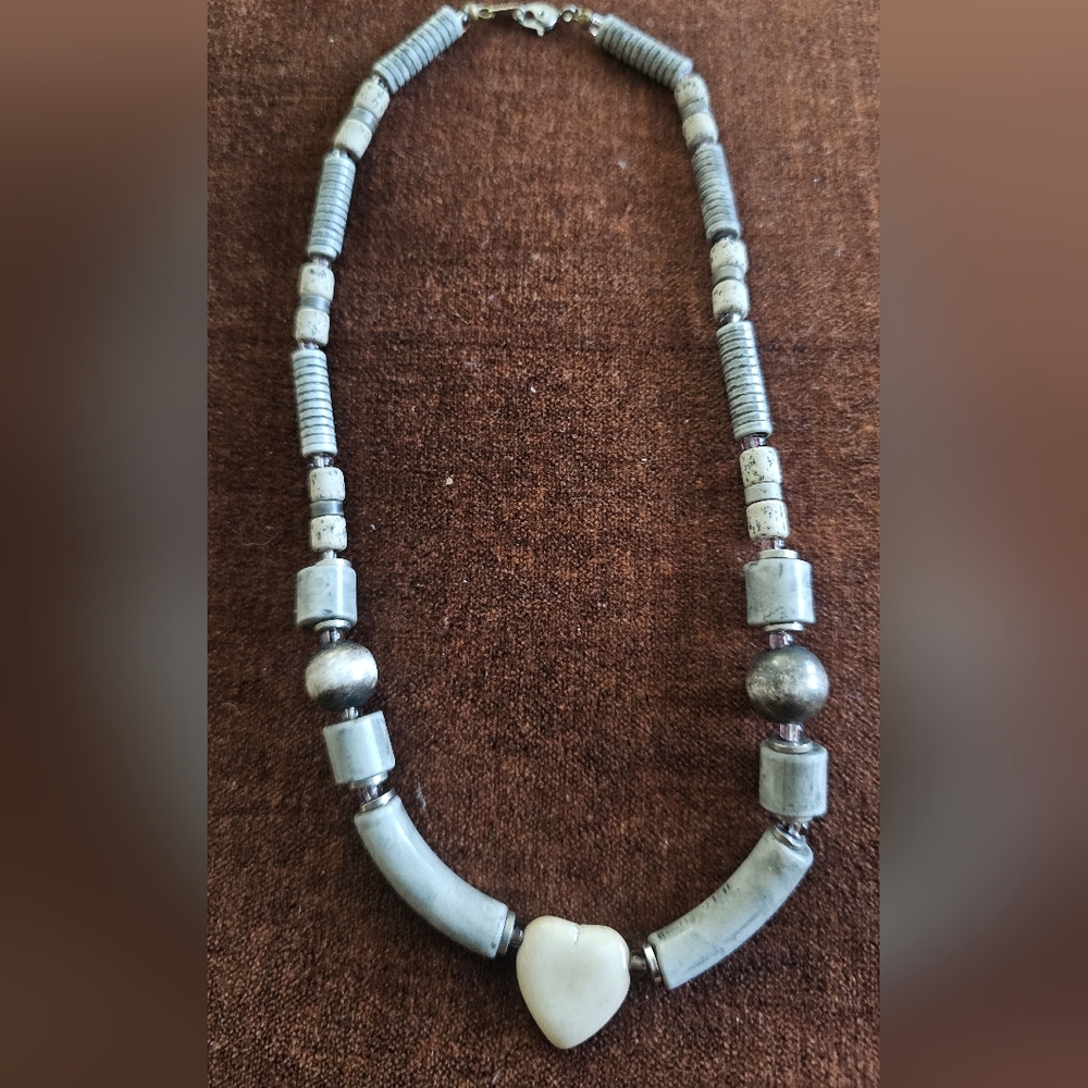 PAT PNDG Elegant Gray Stone and Beaded Necklace